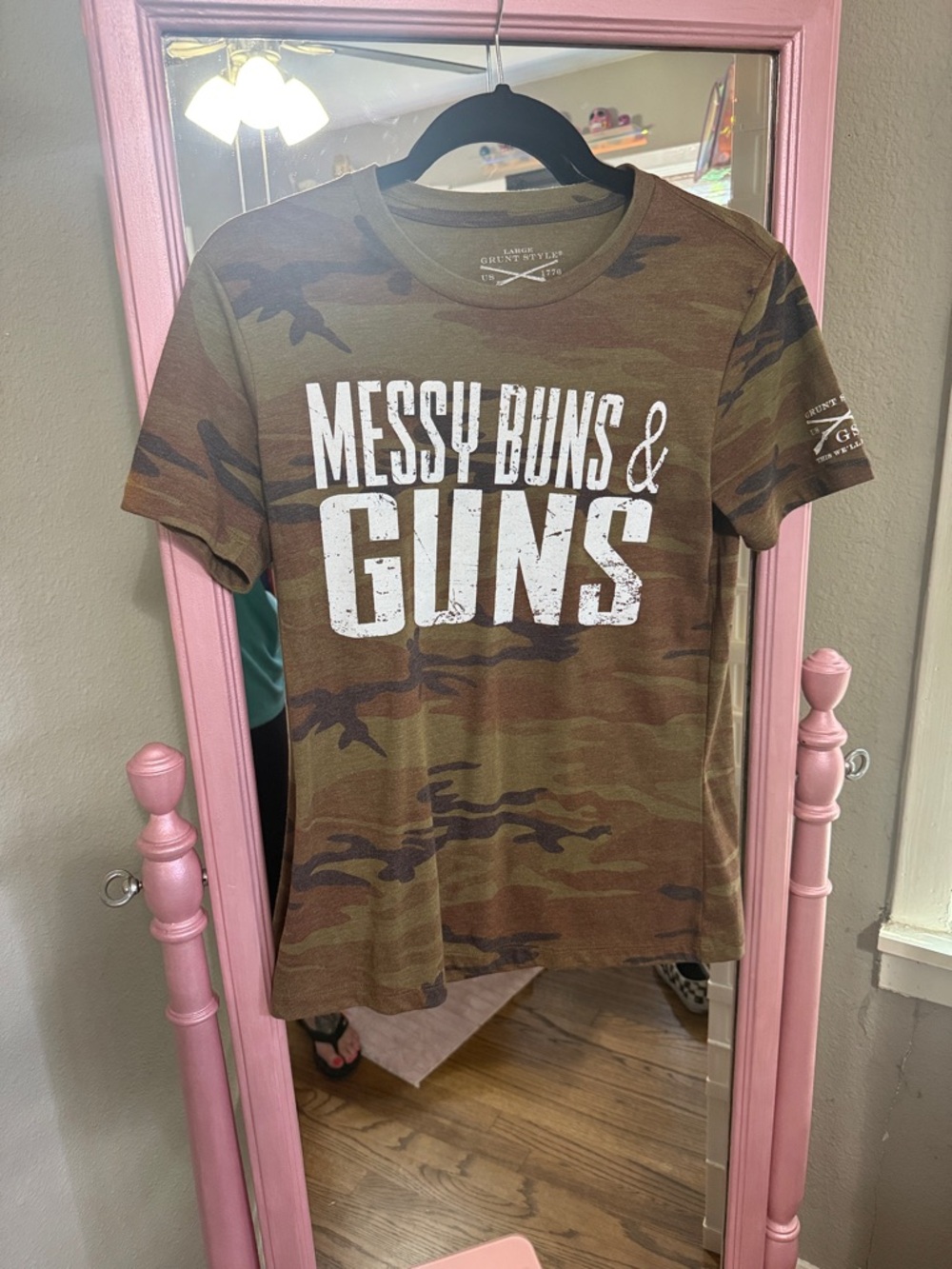 Grunt Style Olive Camo 'Messy Buns & Guns' Short Sleeve Tee